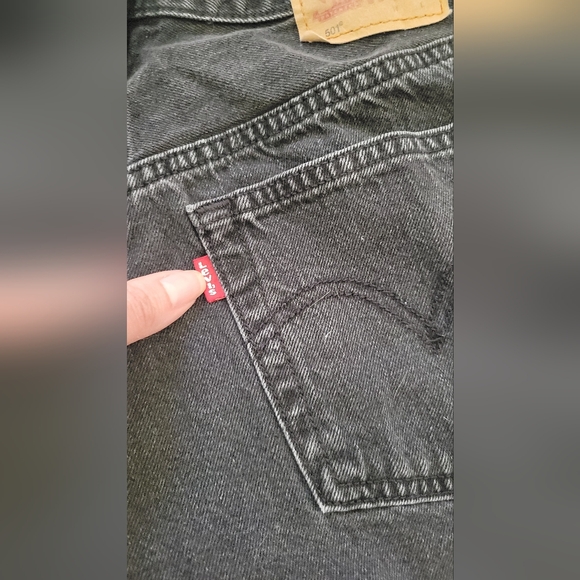 Levi's 501 Original Fit High-Rise Women's Jean Shorts Size 27 - Picture 13 of 16